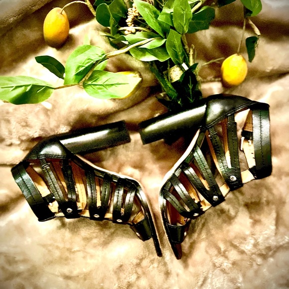 ❤️Sold ❤️COACH stacked heels❤️ - Picture 10 of 16